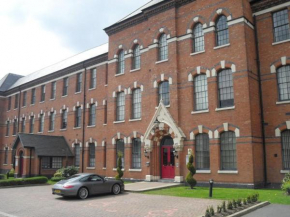 OnSiteStays Modern and Stylish 2BR Apartment in West Midlands